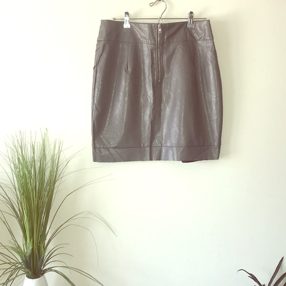 MissGuided Faux Leather Grey Mini Skirt - Picture 6 of 8